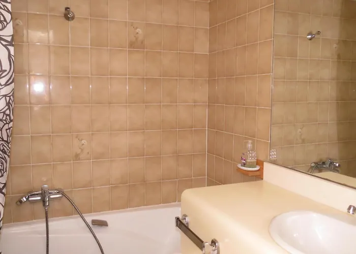 4 Pièces, Superbe Vue Mer, Piscine, Parking, Animaux Admis, - Fr-1-780-6 * Sainte-Maxime